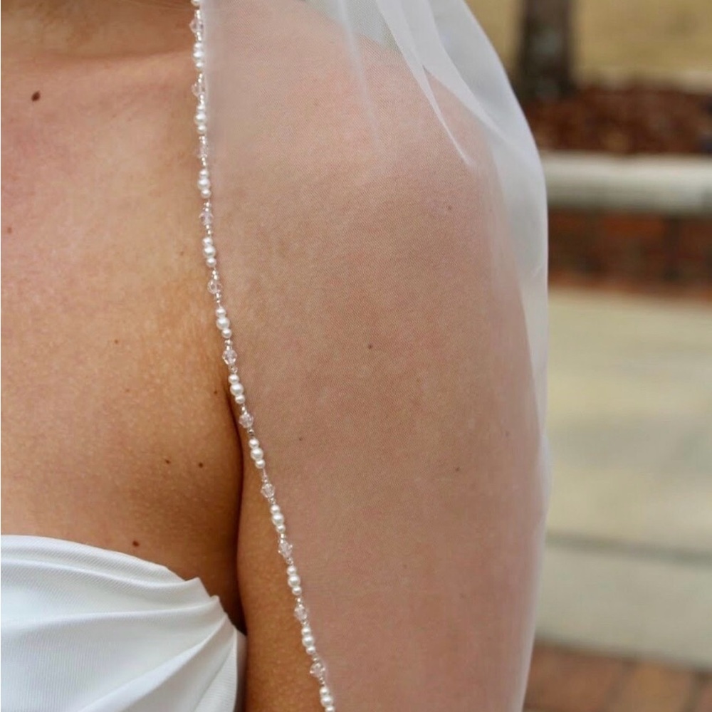 Elegant Wedding Beaded Veil - Picture 2 of 5